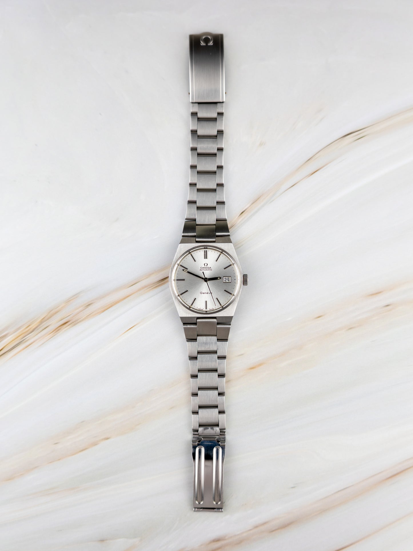 Omega Genève Ref. 166.099 – Vintage Men's Watch Silver-Grey Sunburst Dial 1970s | Automatic