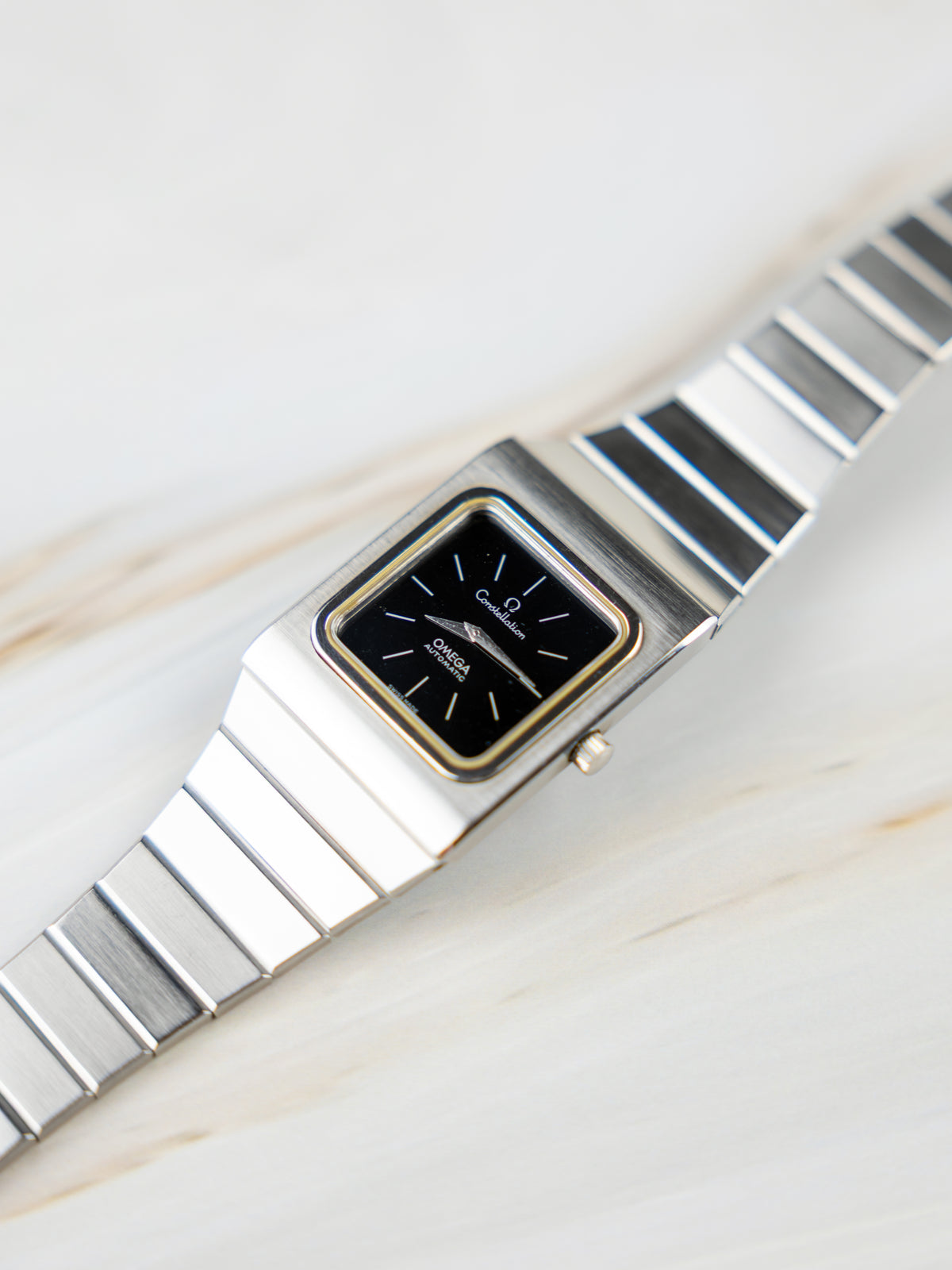 Omega Constellation 2000 Ref.355.0814 – Vintage Men's Watch Black Dial 1970s | Cal. 711 Automatic Ultra-Thin