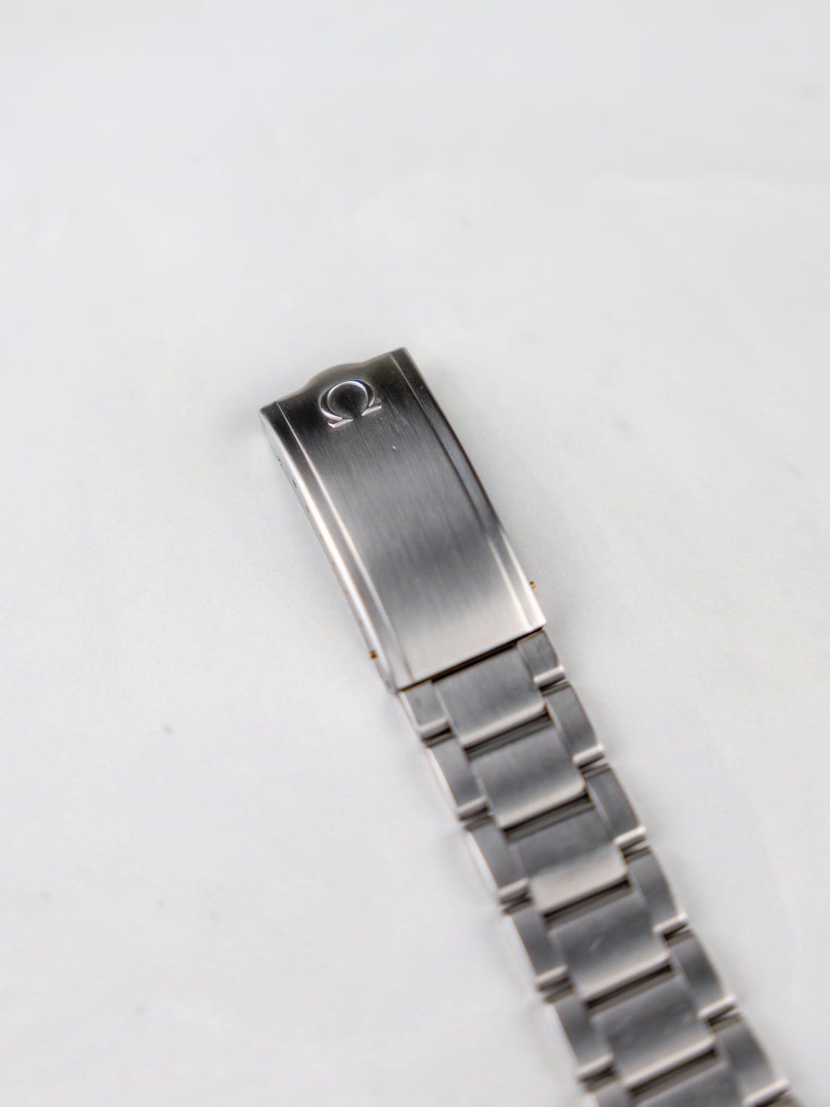 Omega Genève Ref. 166.099 – Vintage Men's Watch Silver-Grey Sunburst Dial 1970s | Automatic