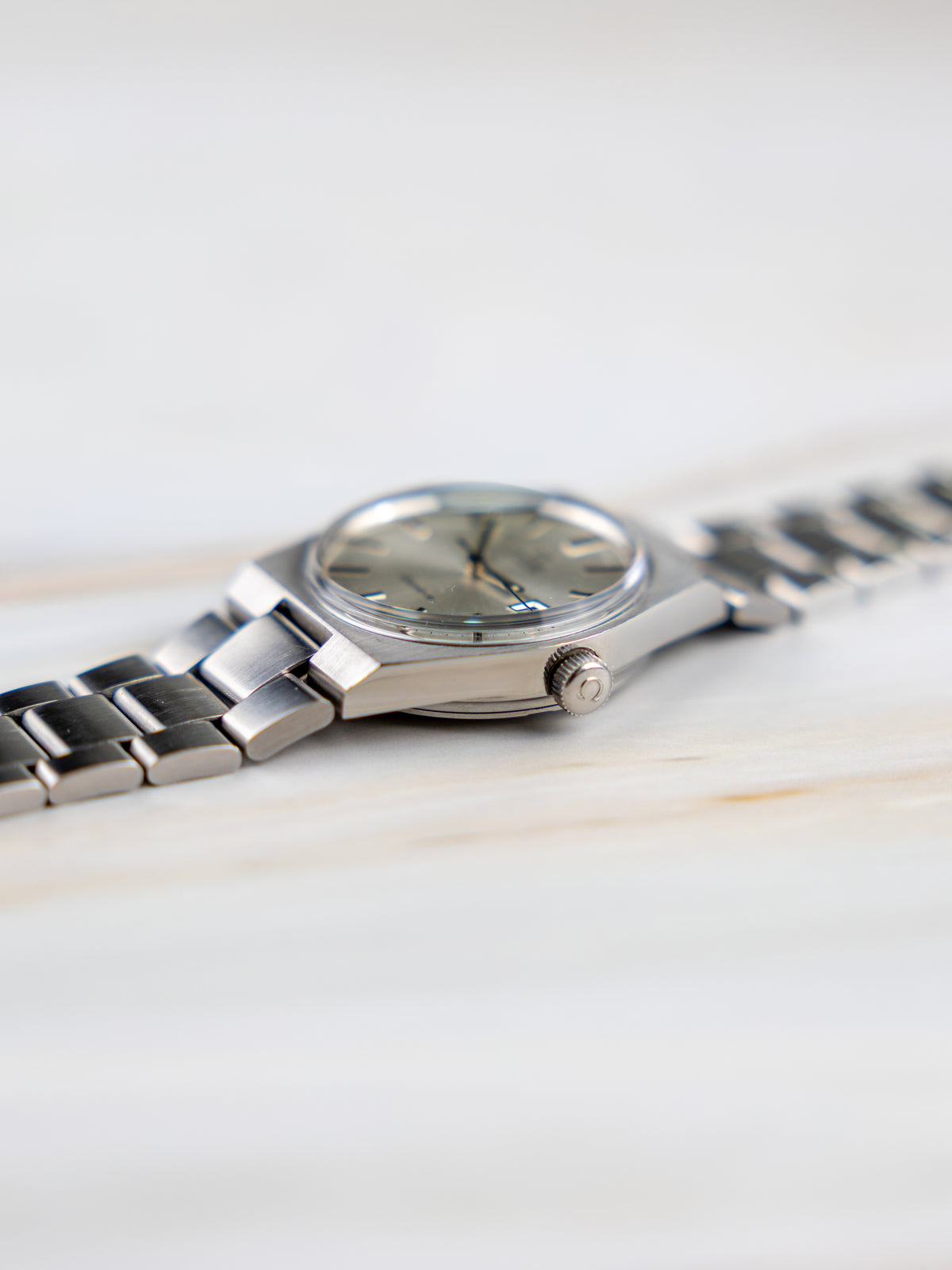 Omega Genève Ref. 166.099 – Vintage Men's Watch Silver-Grey Sunburst Dial 1970s | Automatic