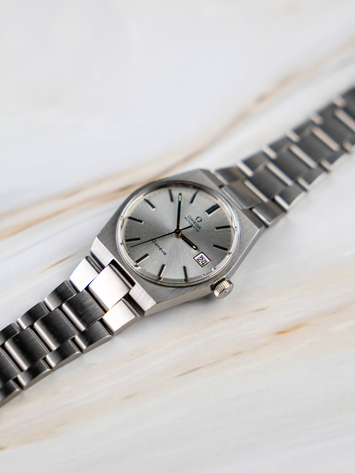 Omega Genève Ref. 166.099 – Vintage Men's Watch Silver-Grey Sunburst Dial 1970s | Automatic