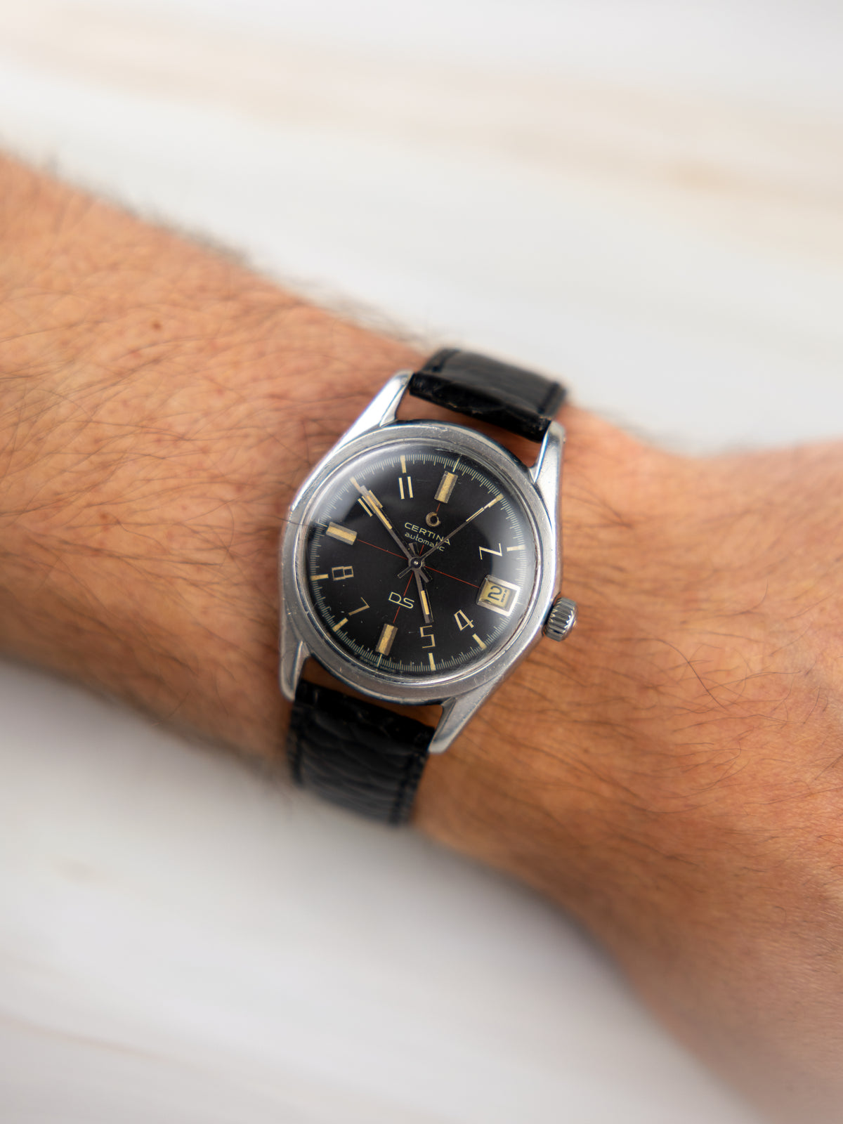 Certina DS Red Cross Ref. 5801-112 – Vintage Men's Watch Dark Dial 1960s | Cal. 25-651 Automatic