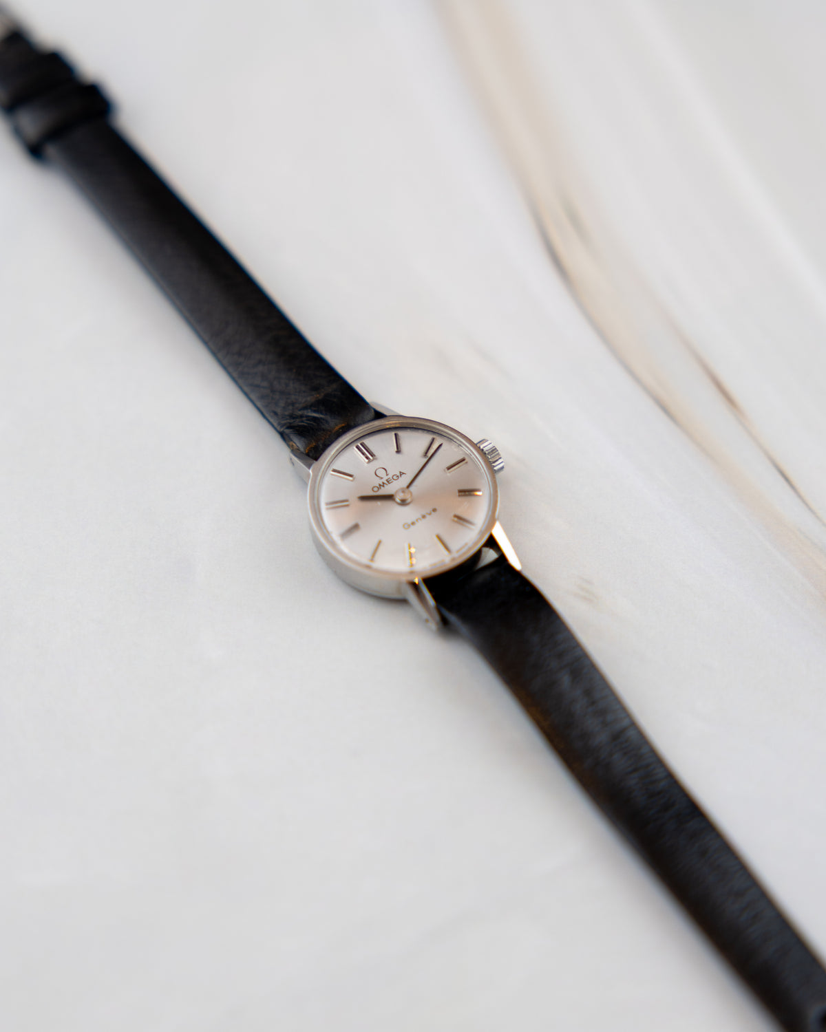 Omega Genève Ref.511.0426 Vintage Ladies Watch | Silver Sunburst Dial | 1972 | Cal.485