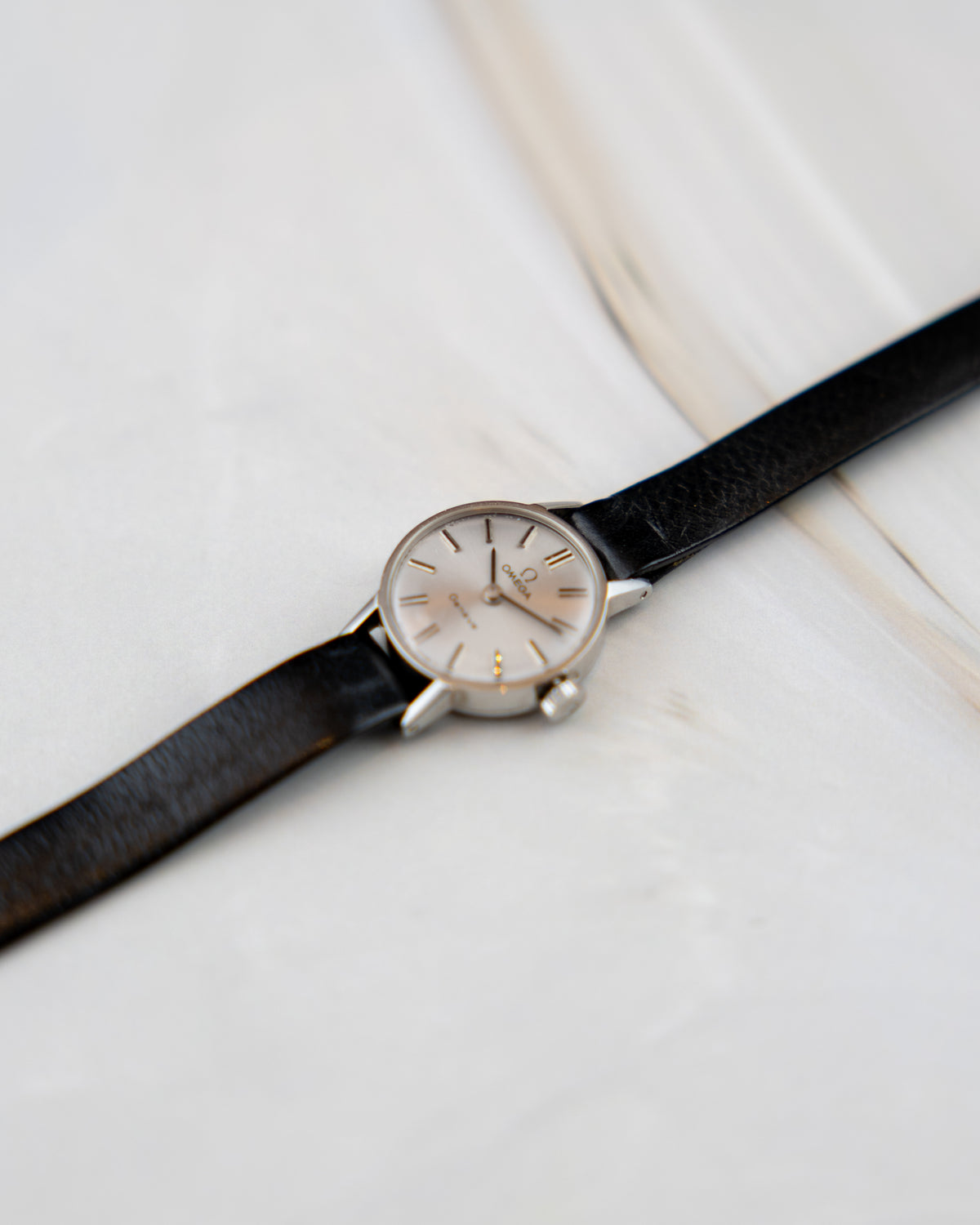 Omega Genève Ref.511.0426 Vintage Ladies Watch | Silver Sunburst Dial | 1972 | Cal.485