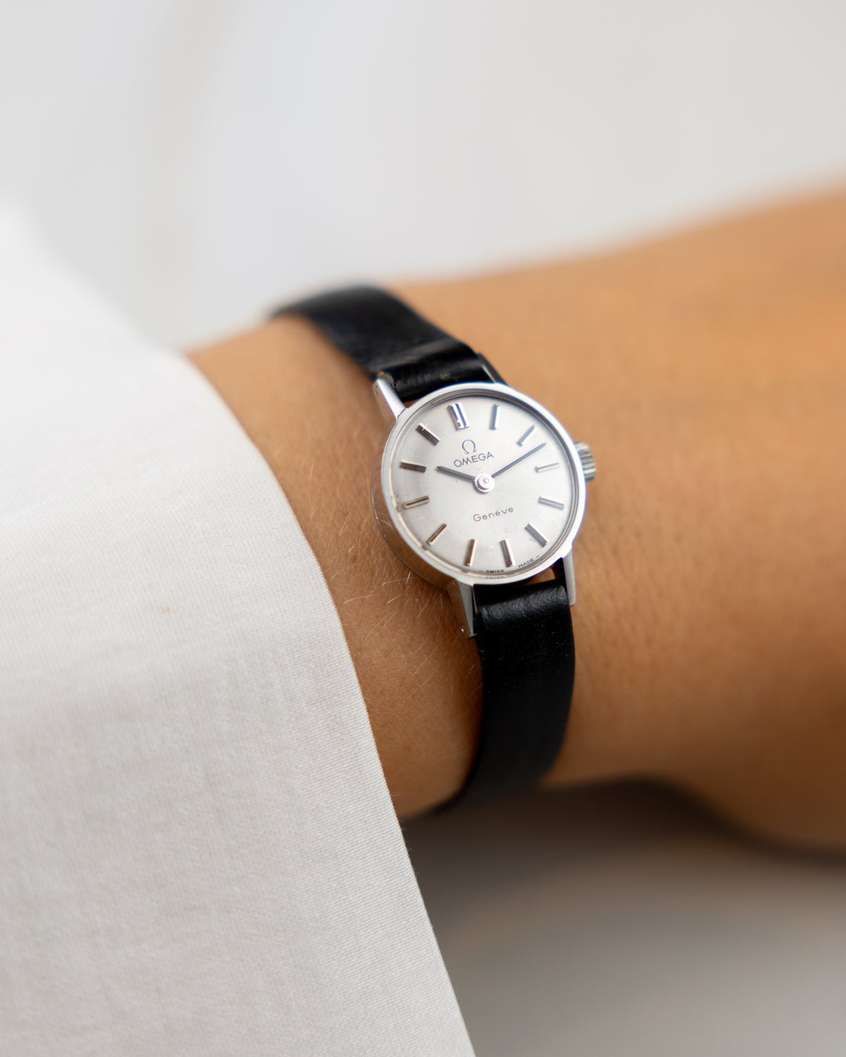 Omega Genève Ref.511.0426 Vintage Ladies Watch | Silver Sunburst Dial | 1972 | Cal.485
