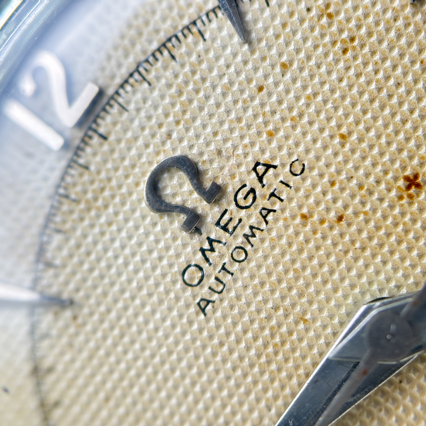 Omega 2635-5 Honeycomb Dial - Rare 1950s Automatic