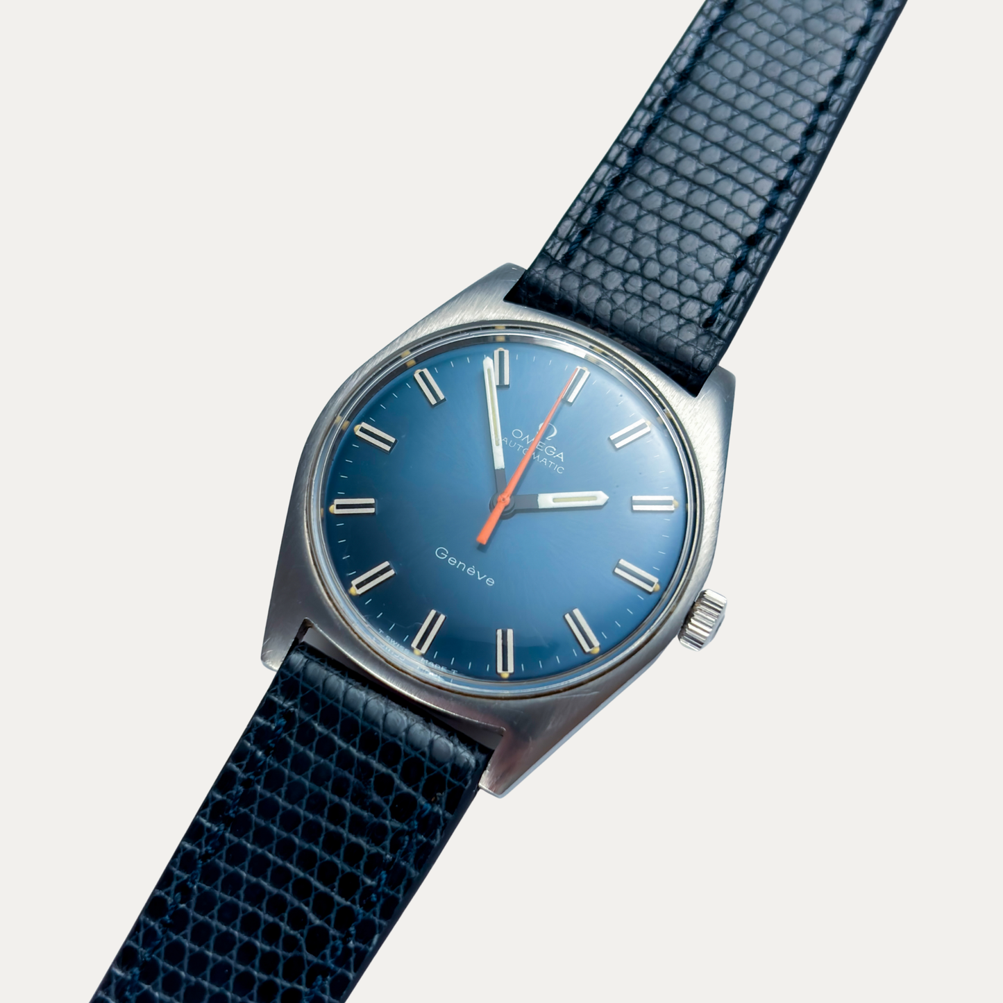 Omega Genève Ultraman Réf. 165.041 – Rare montre vintage pour homme à cadran bleu 1968