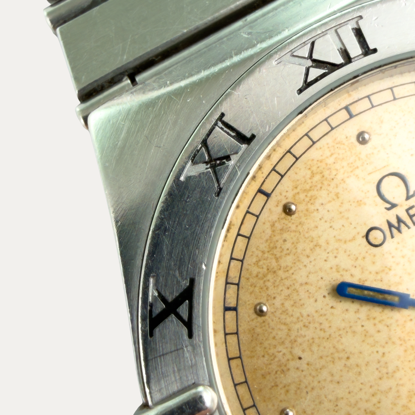 Omega Constellation Ref.396.1080 Vintage Men's Quartz Watch 1990 | Tropical Champagne Dial